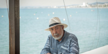 “En Cuba ya estamos cansados de vivir tanto tiempo en la Historia y queremos vivir en la normalidad”