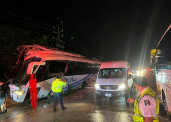 Aparatoso accidente en el bulevar Colosio deja saldo de 23 lesionados