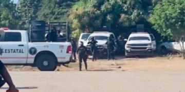 Enfrentamiento entre policías y pobladores de Guerrero deja dos agentes y tres civiles muertos