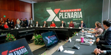 Suspenden plenaria del PRI en el Senado ante la llegada, sin invitación, de Alejandro Moreno | Video