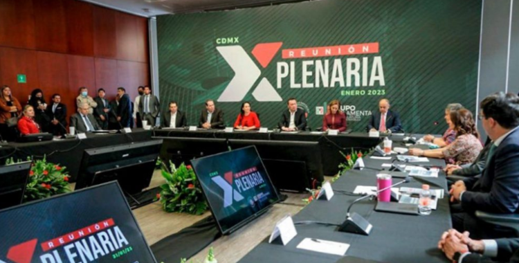 Suspenden plenaria del PRI en el Senado ante la llegada, sin invitación, de Alejandro Moreno | Video