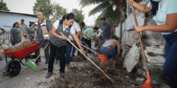 Edil de Puerto Morelos encabeza jornada de descacharrización