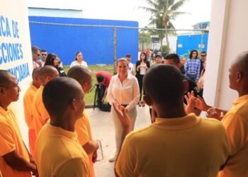 Lili Campos fortalece clínica contra adicciones para reos