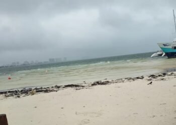 Operaciones náuticas canceladas por fuertes vientos en Playa del Carmen