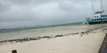 Operaciones náuticas canceladas por fuertes vientos en Playa del Carmen