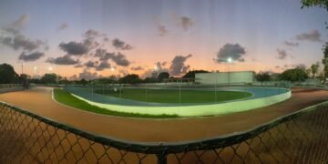 Gobierno de Lili Campos alumbra y mejora la pista de patinaje de Playa del Carmen