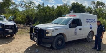 Encuentran cuerpo calcinado al interior de una camioneta en Tres Reyes