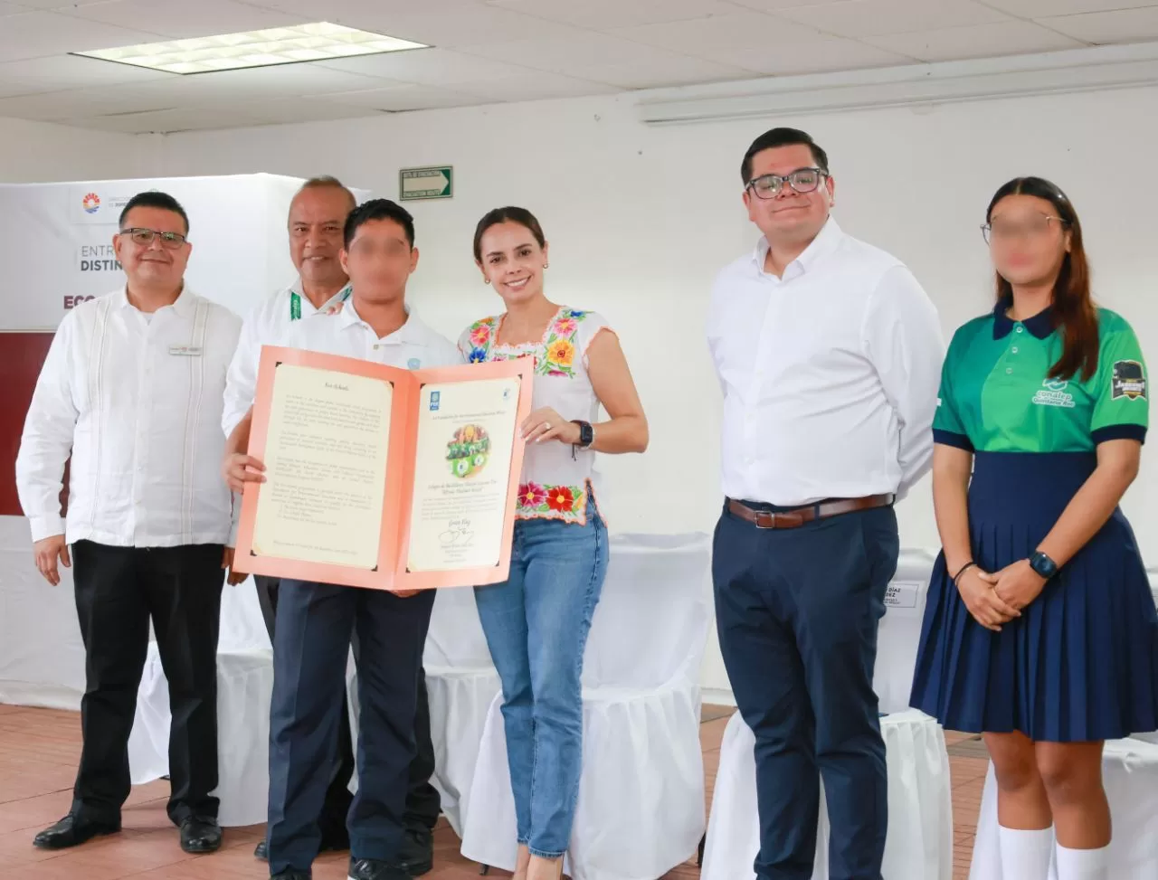 Entregan distintivos “Eco-Schools” a escuelas en Cancún