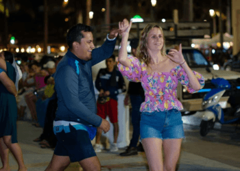 Disfrutan vacacionistas de "Una Cana al Aire" en Cozumel