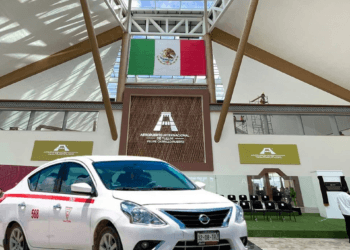 Justifica director del Imoveqroo altas tarifas de taxis al Aeropuerto de Tulum