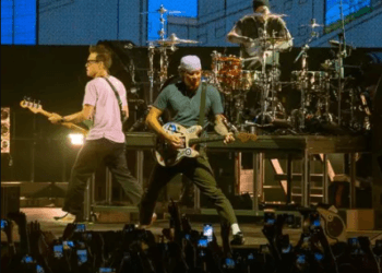 20 años de historia musical con Blink-182 en el Palacio de los Deportes