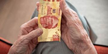 Morena plantea otorgar pensiones de hasta 18 mil pesos