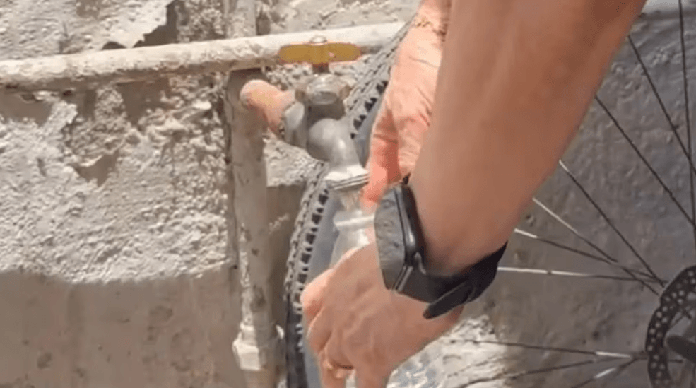 "Versión oficial" sobre el agua contaminada no convence a habitantes