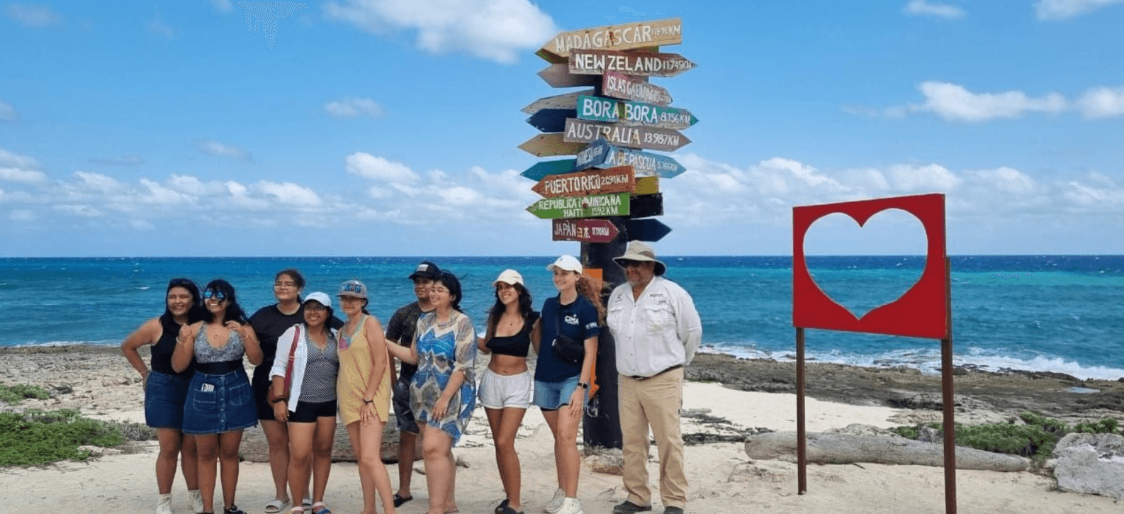 Recibe FPMC a universitarios de Cancún en Punta Sur