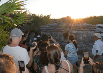 Familias disfrutaron del gran espectáculo arqueastronómico en “El Caracol”