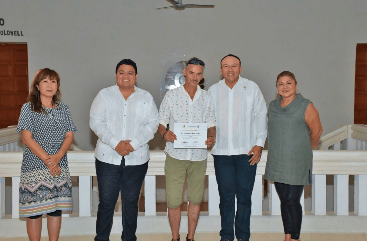 Inaugura FPMC la primera exposición individual en México