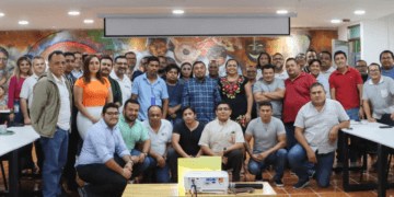 Dan conferencia sobre masculinidades igualitarias a personal de SEQ