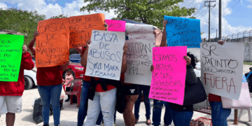 Familiares de reos en Cancún se manifiestan ante malos tratos
