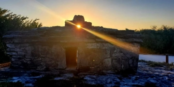 Invita FPMC a atestiguar la alineación del sol con el vestigio arqueológico de “El Caracol”