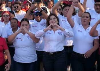 María Fernanda Alvear ofrece toda su experiencia para rescatar a Puerto Morelos