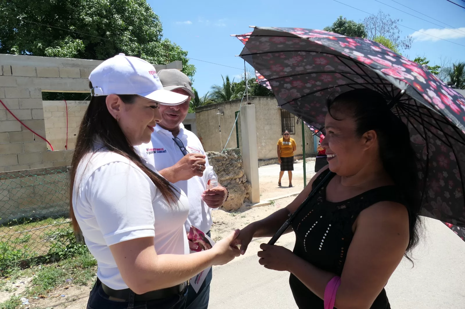 Urge Fernanda Alvear atender las carencias en servicios esenciales