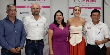 Expone Mayuli Martínez sus propuestras a empresarios de la Rivivera Maya