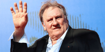Posponen juicio del actor Gérard Depardieu por presuntas agresiones sexuales