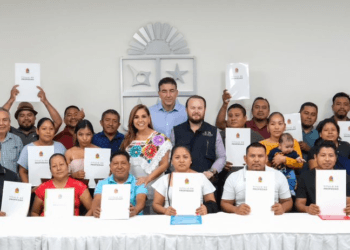 Familias de Mayabalam reciben sus títulos de propiedad