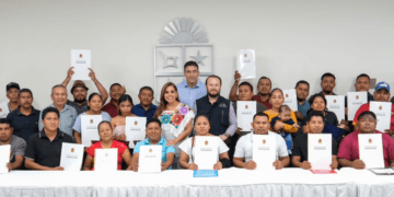 Familias de Mayabalam reciben sus títulos de propiedad