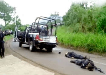 Emboscada a la policía estatal de Michoacán deja más de 20 muertos