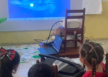 Imparten plática "Tortugas Marinas de mi Isla"