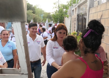 Fernanda Alvear recibe el reconocimiento y empatía de las mujeres de Puerto Morelos