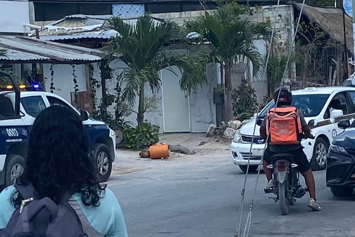 Dejan cabeza decapitada en avenida ‘videovigilada’ en Puerto Morelos
