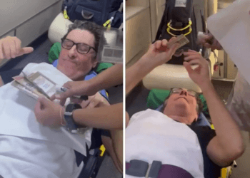 Yucateco ejerce su voto desde una Ambulancia