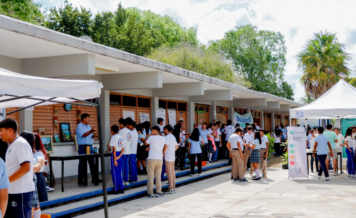 IQJ realiza el evento “Feria Ambiental Estudiantil”