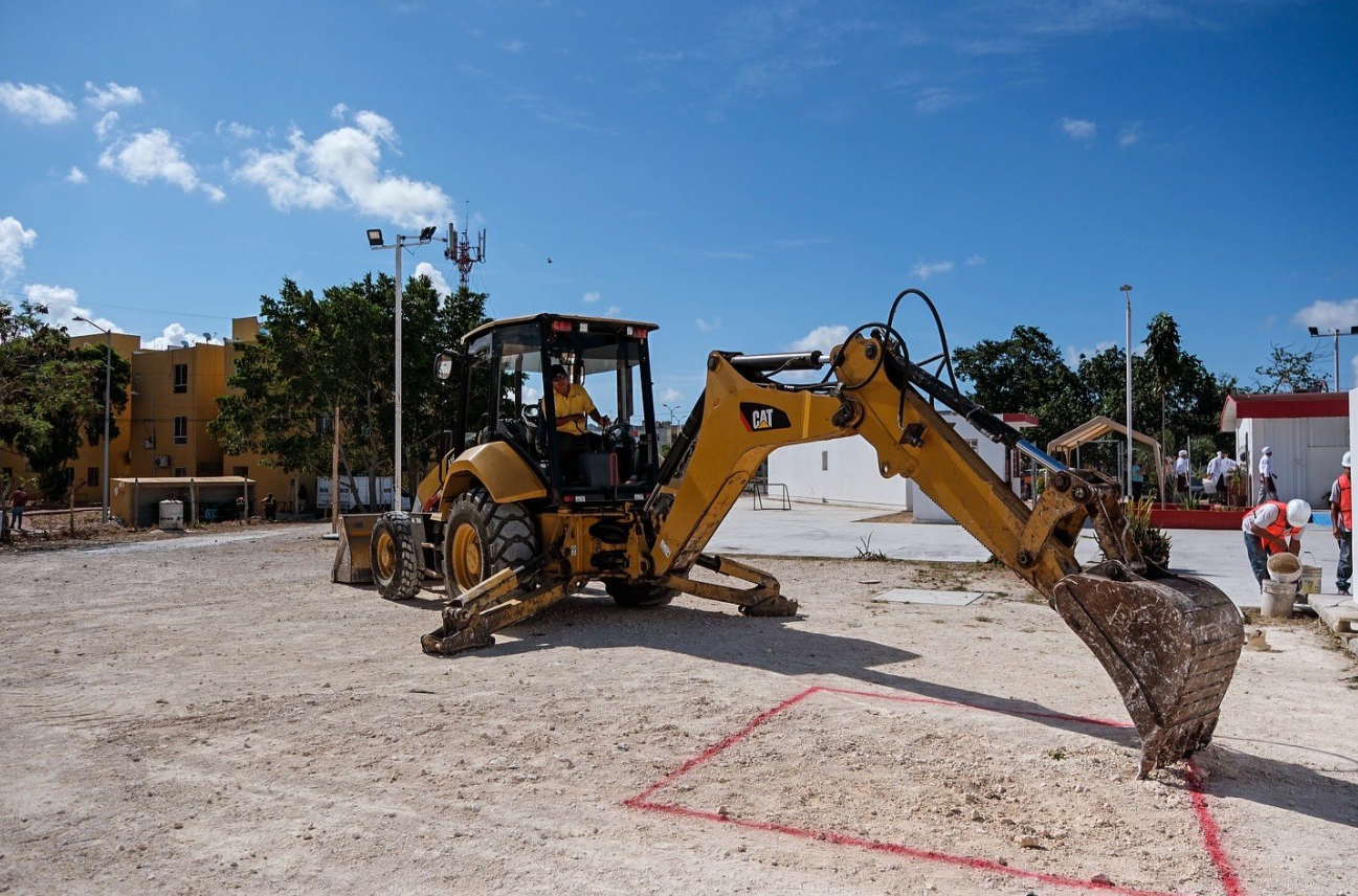 Cumple Mara Lezama con el inicio de construcción de domo deportivo