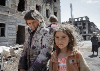 Ucrania ordena la evacuación de niños y sus padres de Donetsk con urgencia