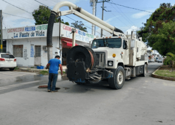 CAPA continúa con labores de limpieza y desazolve en Chetumal
