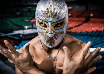 Místico recibe homenaje por 20 años de carrera