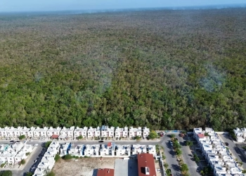 Controlado en más de un 60% incendio atrás de Villas del Sol