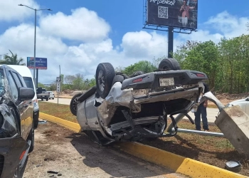 Aparatoso accidente en la Colosio deja un lesionado y daños materiales