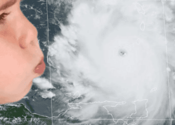 Playa del Carmen se organiza para "soplar y desviar" al Huracán Beryl