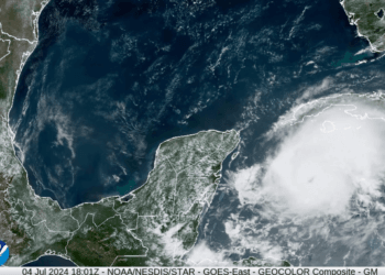 'Beryl' se debilita antes de tocar Quintana Roo