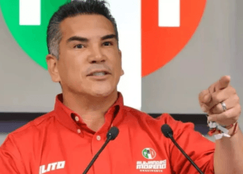 Militantes del PRI causan destrozos para impedir la reelección de Alito Moreno