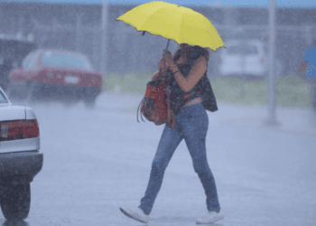 Fuertes lluvias llegarán al sur de Quintana Roo con la Onda Tropical 9