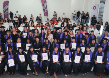 Mara Lezama felicitó y entregó certificados a las primeras graduadas “Mujer Es Poder”