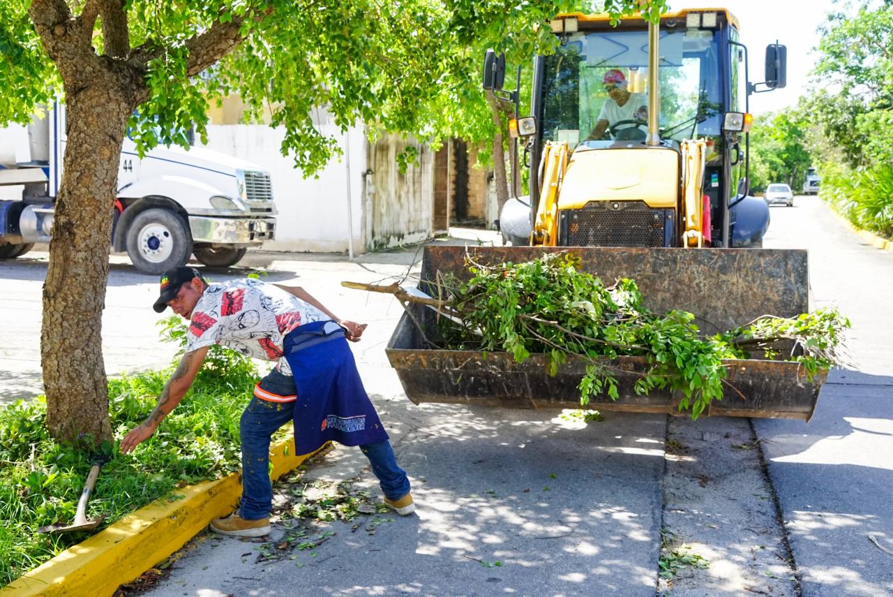 Solidaridad hizo honor a su nombre durante el paso del huracán Beryl