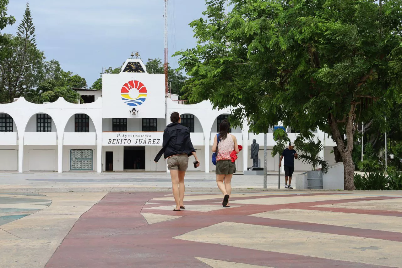 Tras el paso del huracán Beryl, Cancún reactivó su economia en menos de 24 hrs