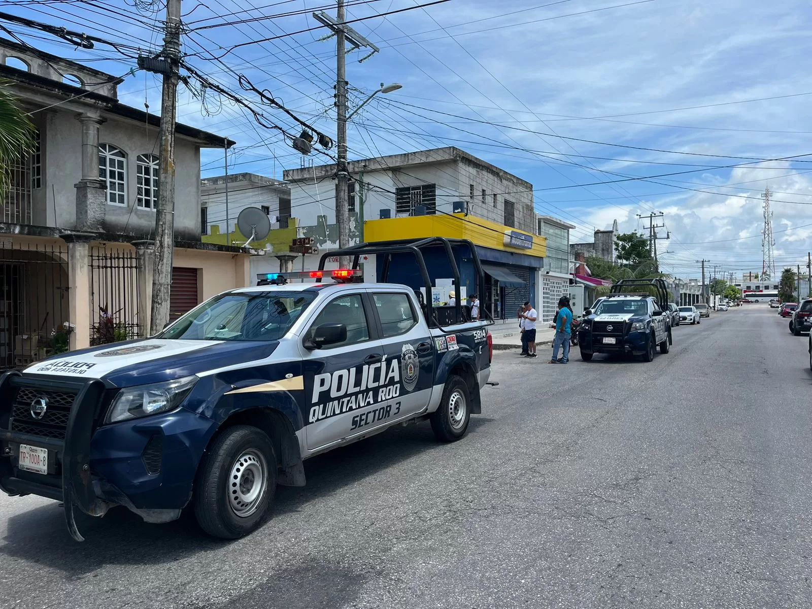 Taxista y su hijo son atacados a balazos cerca del Mercado 28