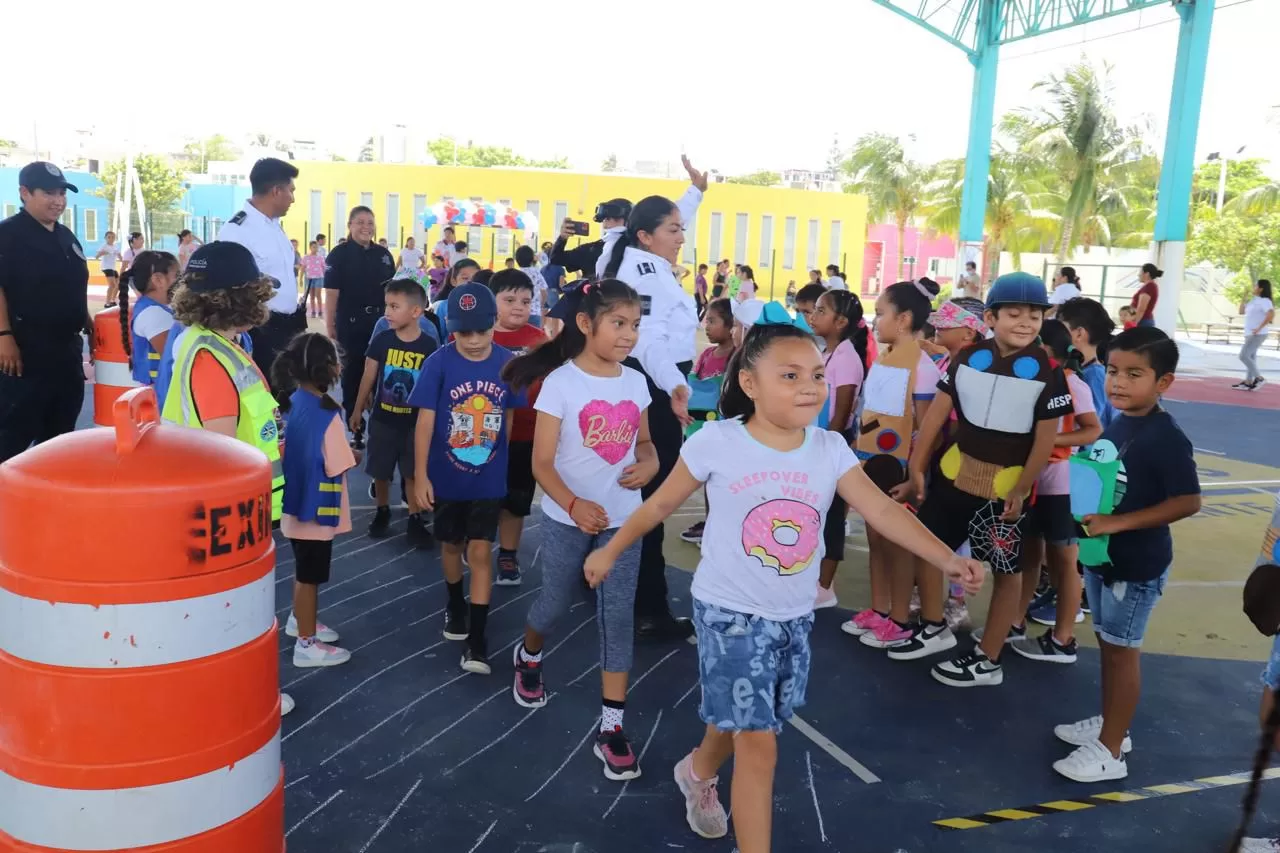 Arrancan cursos de verano en Isla Mujeres con gran participación de niñas y niños